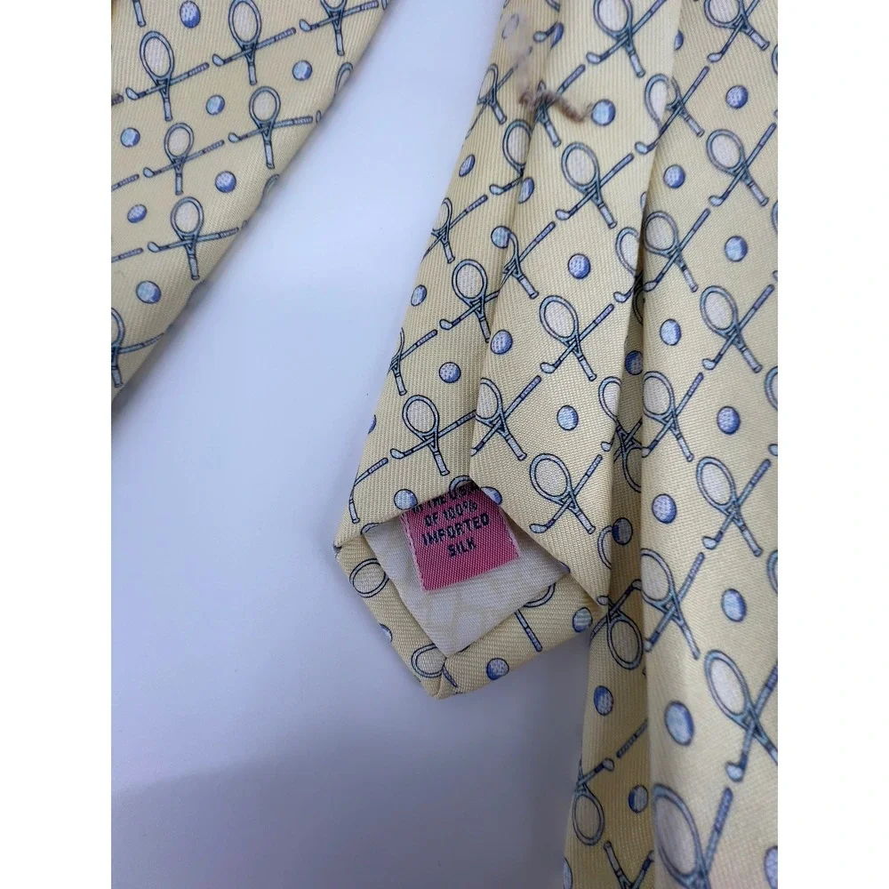 Vineyard Vines stylish silk